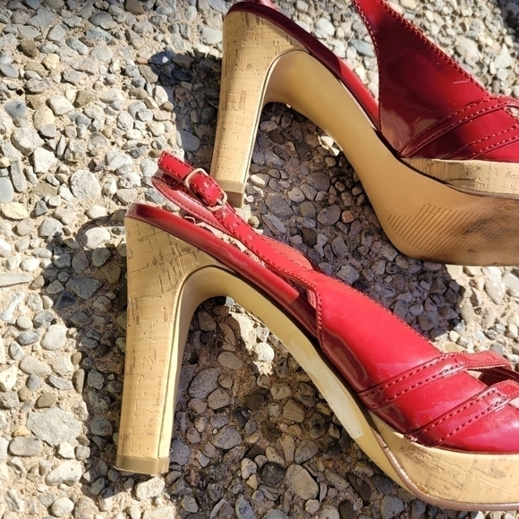 Patent Leather red heels with cork platform size 6 - Picture 5 of 16
